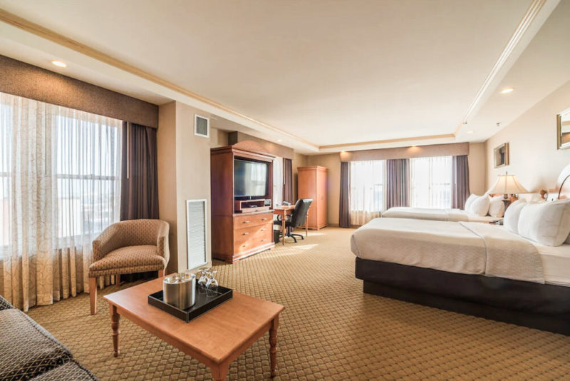 Cool Milwaukee Hotels: Ambassador Hotel