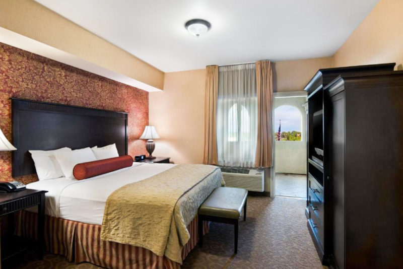 Cool Hotels in Boise, Idaho: Oxford Suites Boise