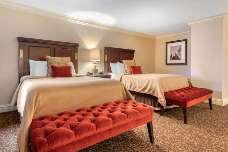 Best Pittsburgh Hotels: Omni William Penn Hotel