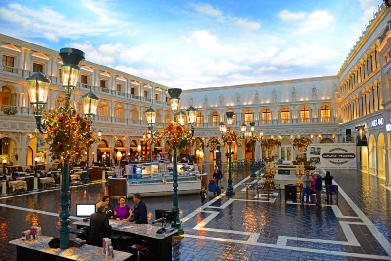 Cool Things to do in Las Vegas: Grand Canal Shoppes