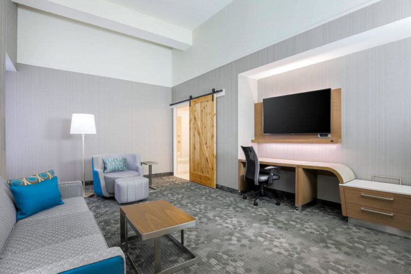 Unique Pittsburgh Hotels: Courtyard by Marriott Pittsburgh Downtown