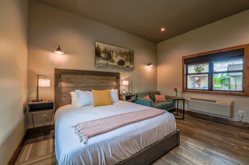 Best Yellowstone National Park Hotels: Golden Stone Inn