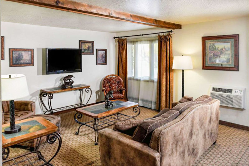 Wyoming Hotels Near Yellowstone National Park: The Ridgeline Hotel at Yellowstone