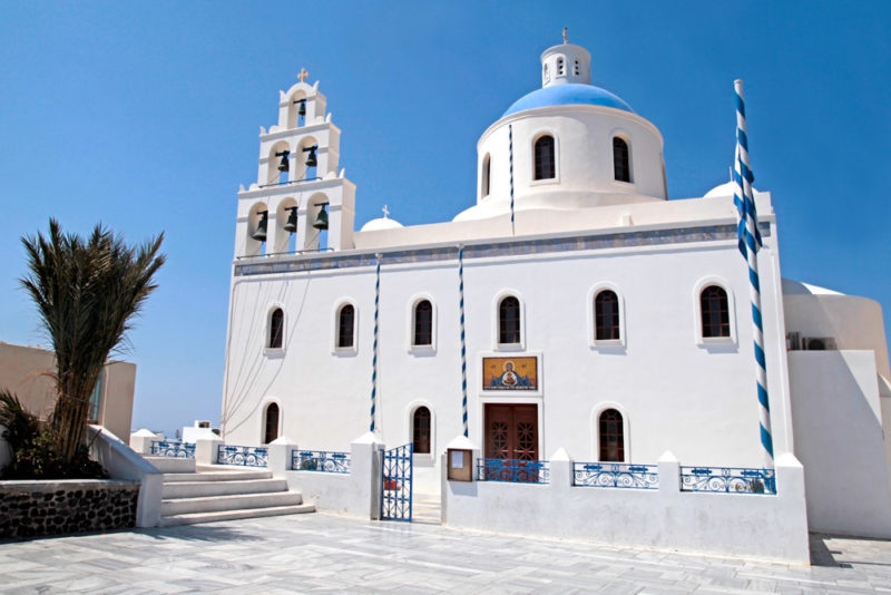 Cool Things to do in Oia: Church of Panagia Platsani