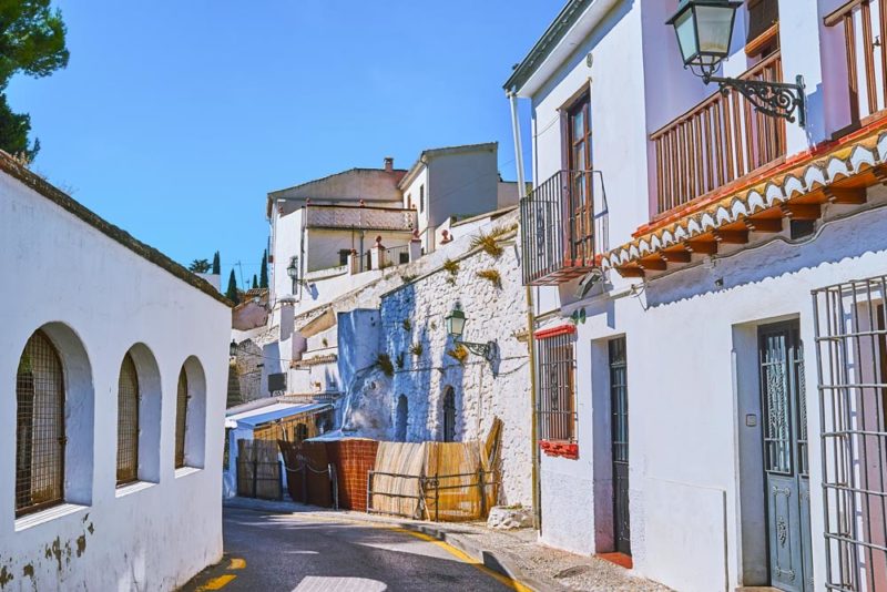 Granada Things to do: Cave Houses of Sacromonte