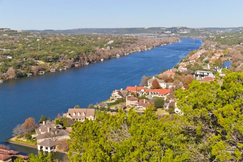 Must do things in Austin: Hike To The Top Of Mount Bonnell