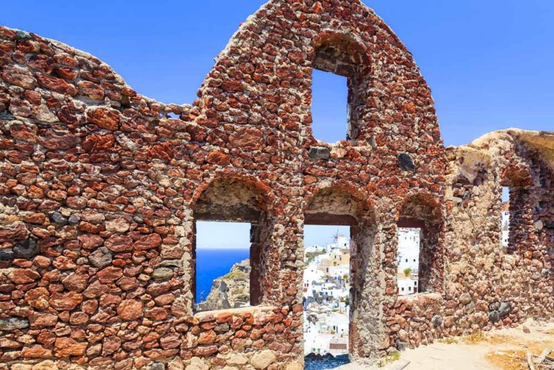 Must do things in Oia: Remains of Oia Castle