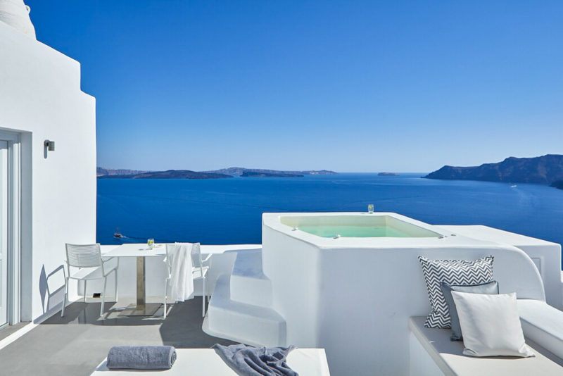 Best Oia Hotels: Katikies Santorini