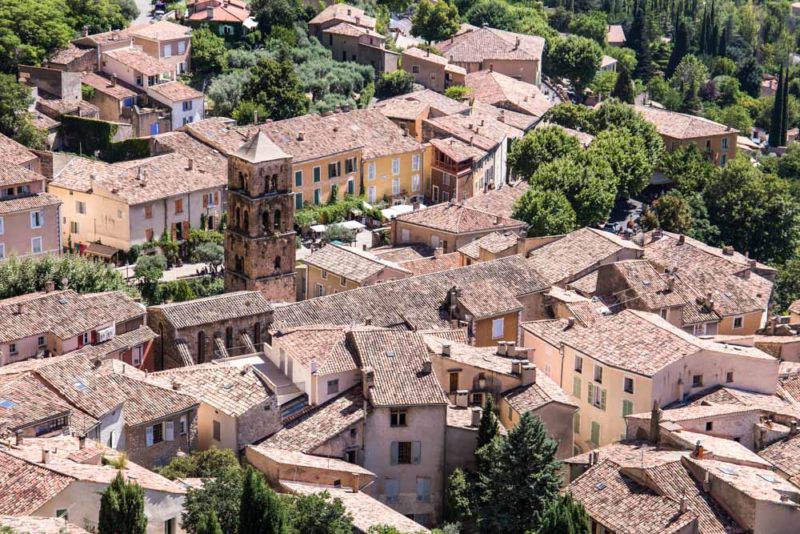 Cool Things to do in Provence: Moustiers-Sainte-Marie