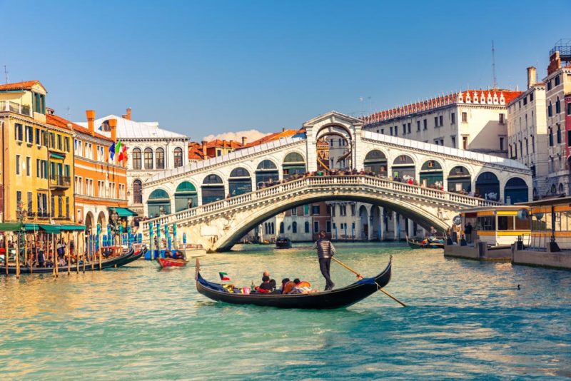 Fun Things to do in Venice: Ponte di Rialto