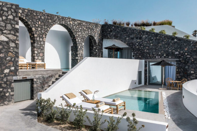 Where to stay in Oia Greece: Santo Maris Oia Luxury Suites & Spa