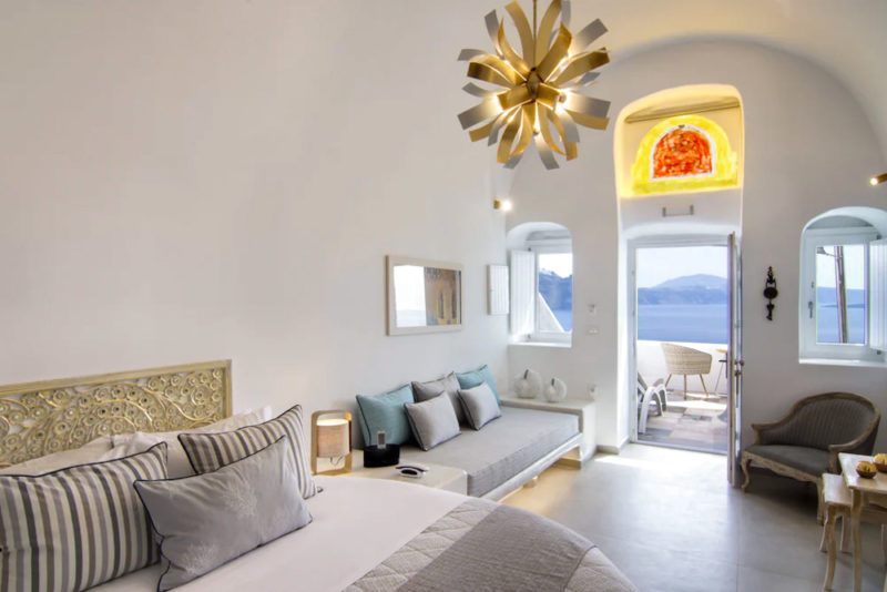 Where to stay in Oia Greece: Secret Legend Suites