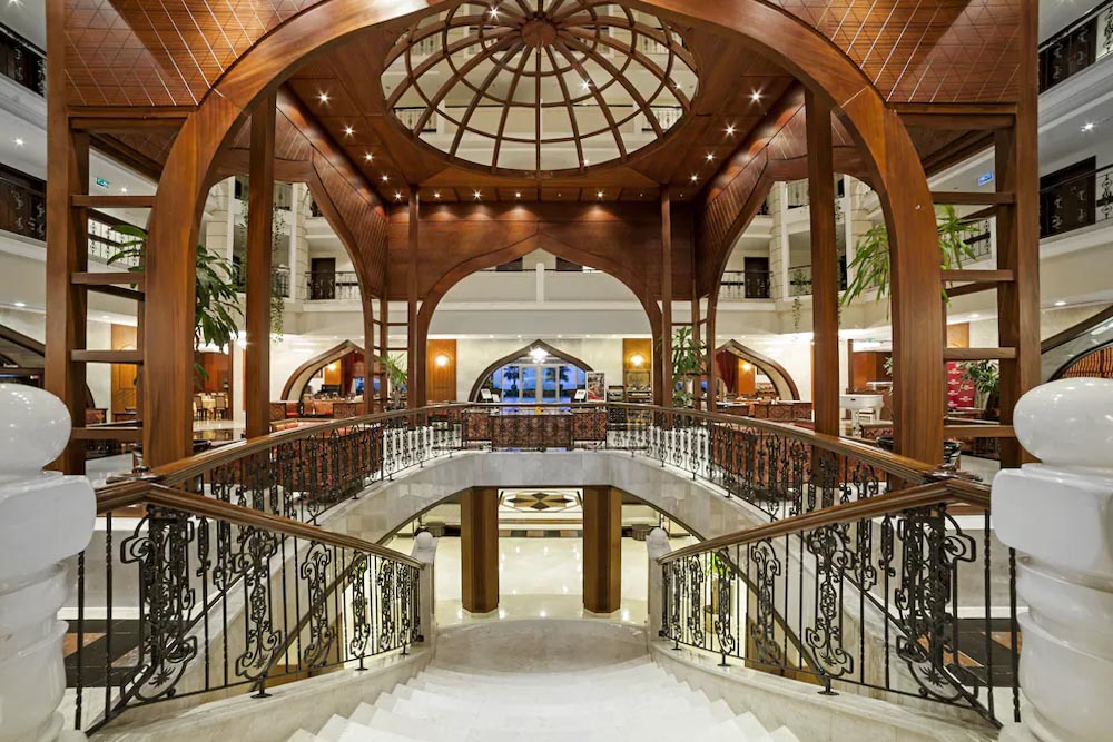 Best Antalya Hotels: Crowne Plaza Antalya