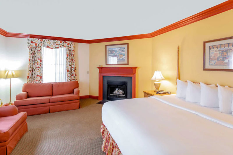 Cool Hotels Virginia Beach Virginia: The Founders Inn and Spa