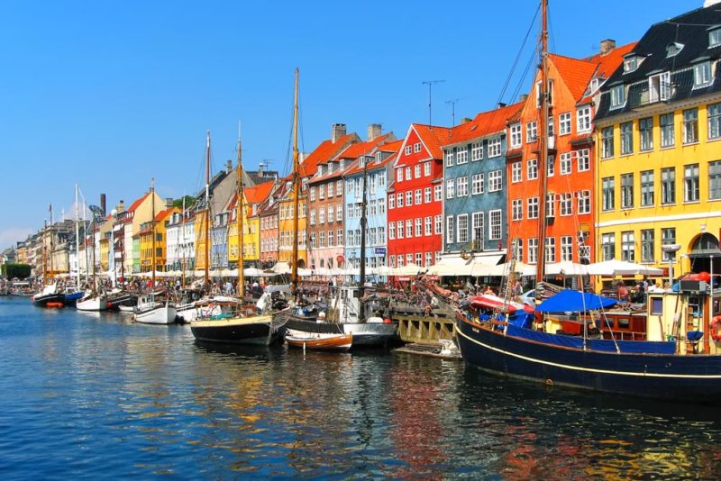 Fun Things to do in Copenhagen: Cafe culture in Nyhavn