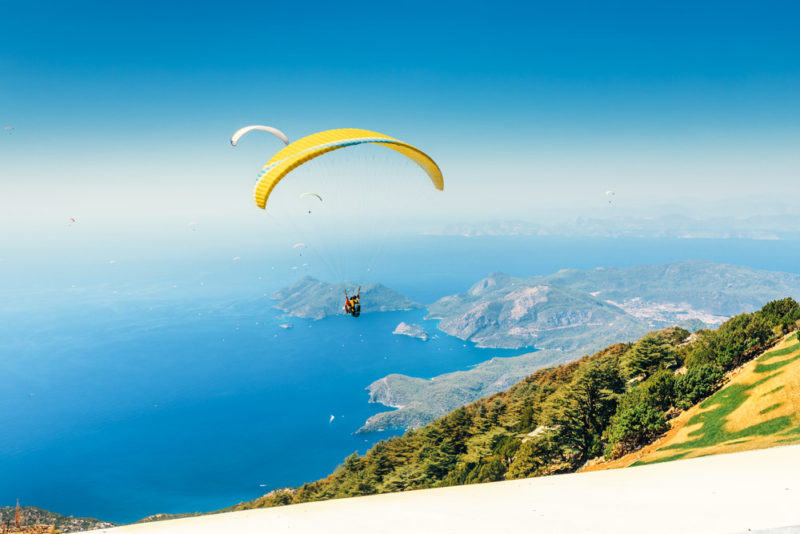 Must do things in Turkey: Fly through the sky in Ölüdeniz