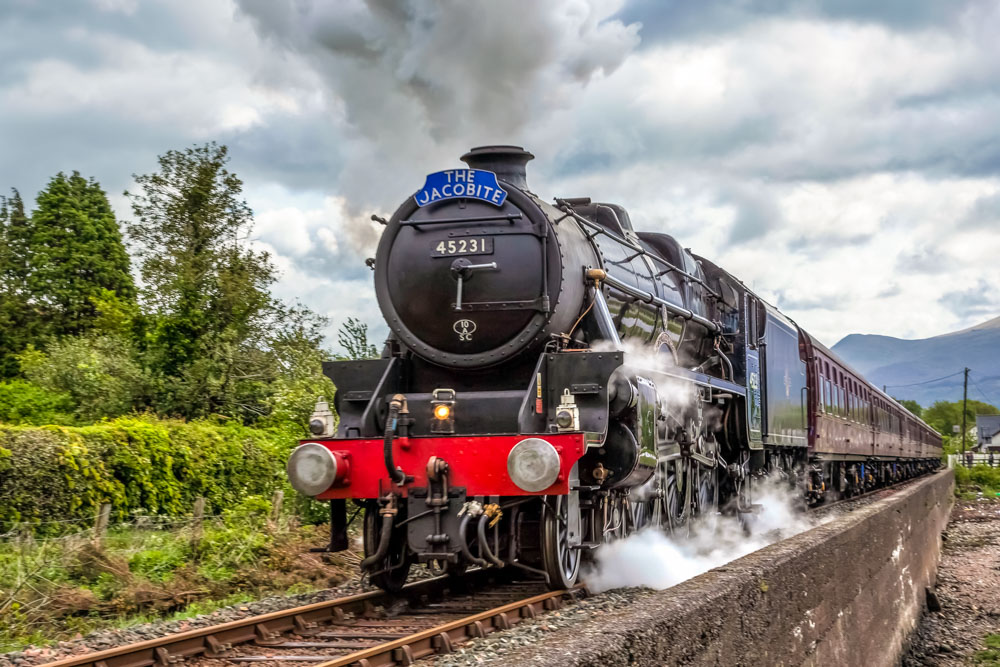 Scotland Things to do: Ride the Jacobite Steam Train from Fort William to Mallaig