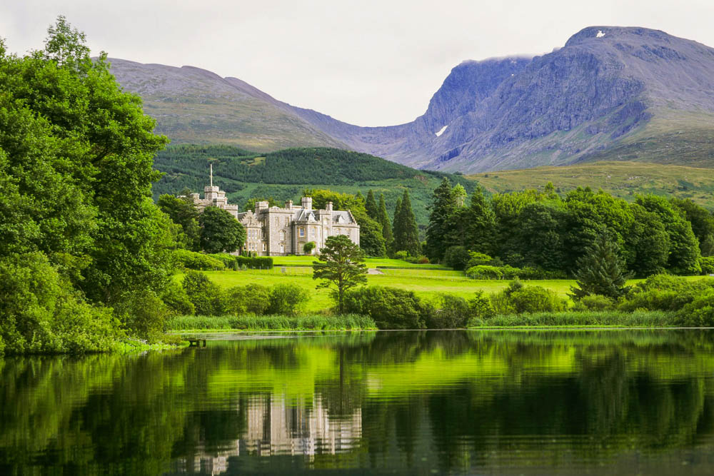Scotland Things to do: Spend the night in a Scottish castle