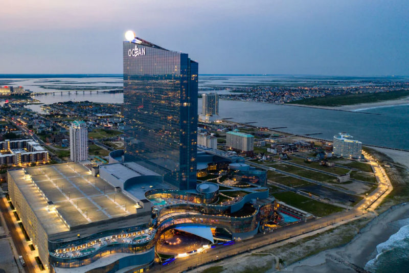 What to do in Atlantic City: Party the Day and Night Away at HQ2 Nightclub & Beachclub