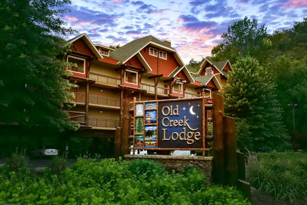 Best Gatlinburg Hotels: Old Creek Lodge