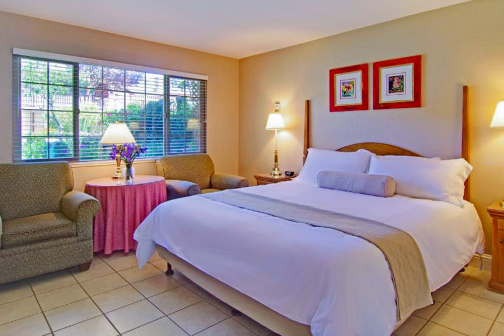 Best Hotels Carmel-by-the-Sea California: Svendsgaard’s Inn