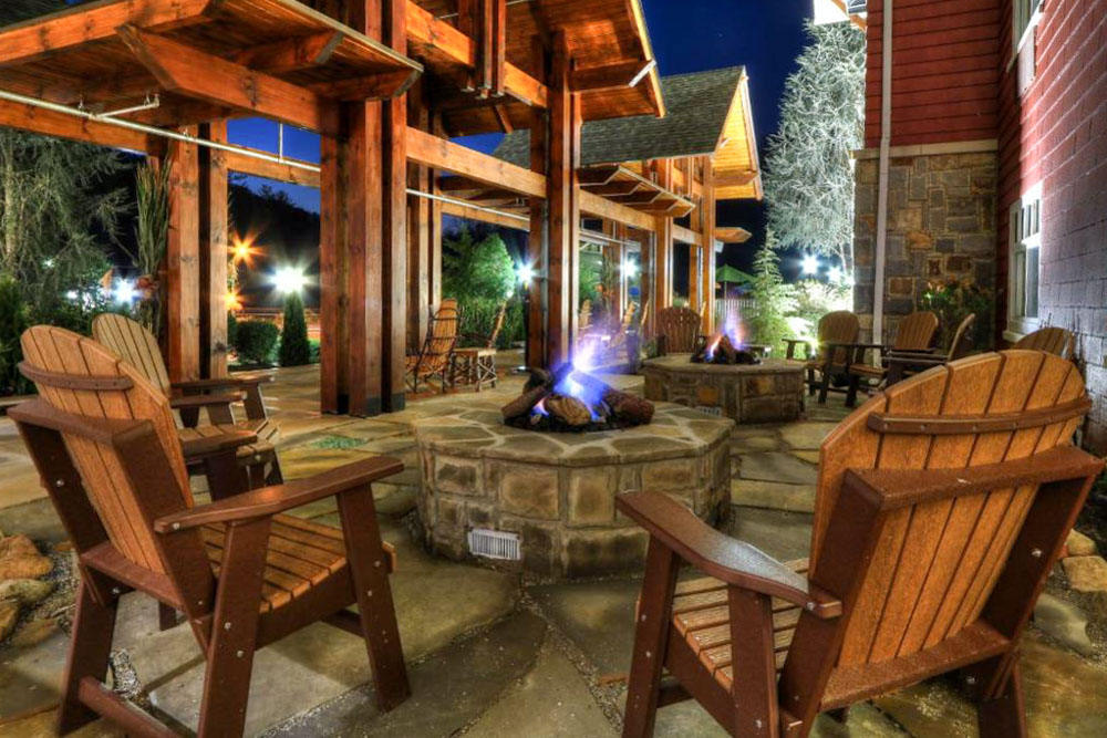 Boutique Hotels Gatlinburg Tennessee: The Appy Lodge