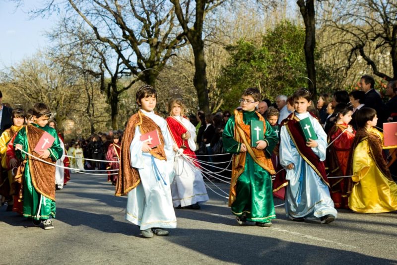 Cool Things to do in Portugal: Holy Week processions