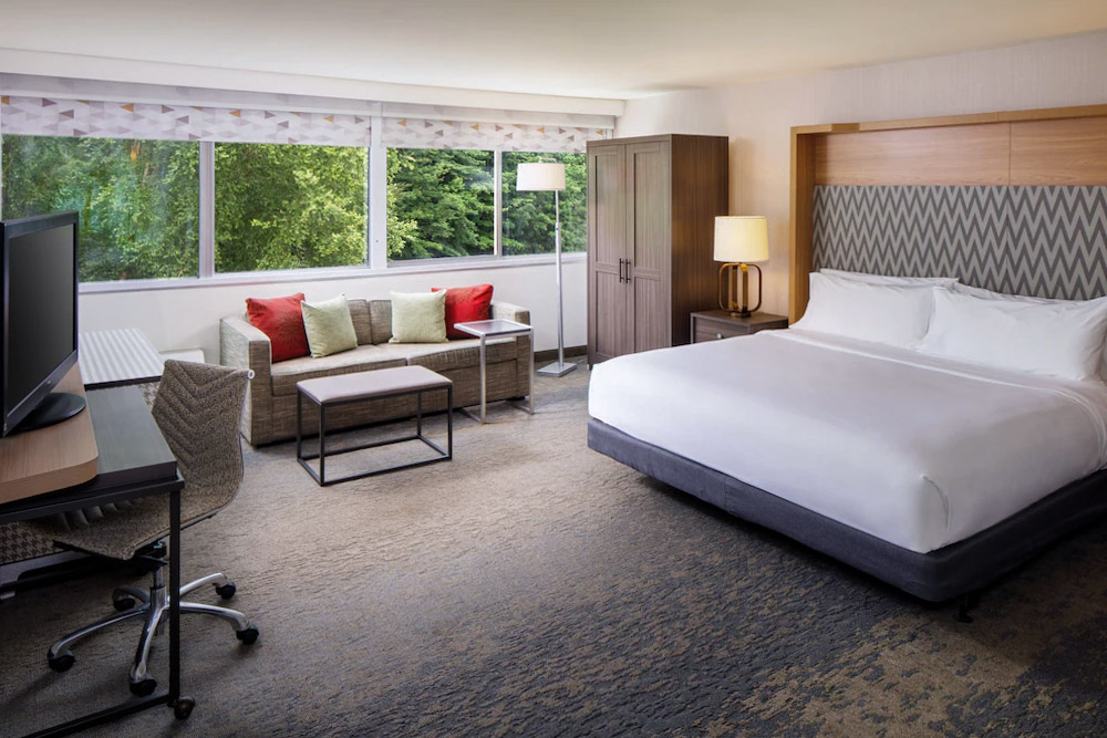 Unique Charlottesville Hotels: Holiday Inn Charlottesville-Monticello