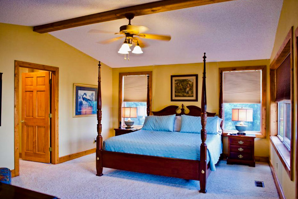 Best Eureka Springs Hotels: Beaver Lake Cottages