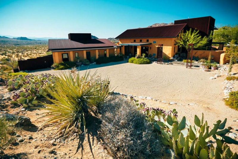 California Hotels Near Joshua Tree National Park: Sacred Sands
