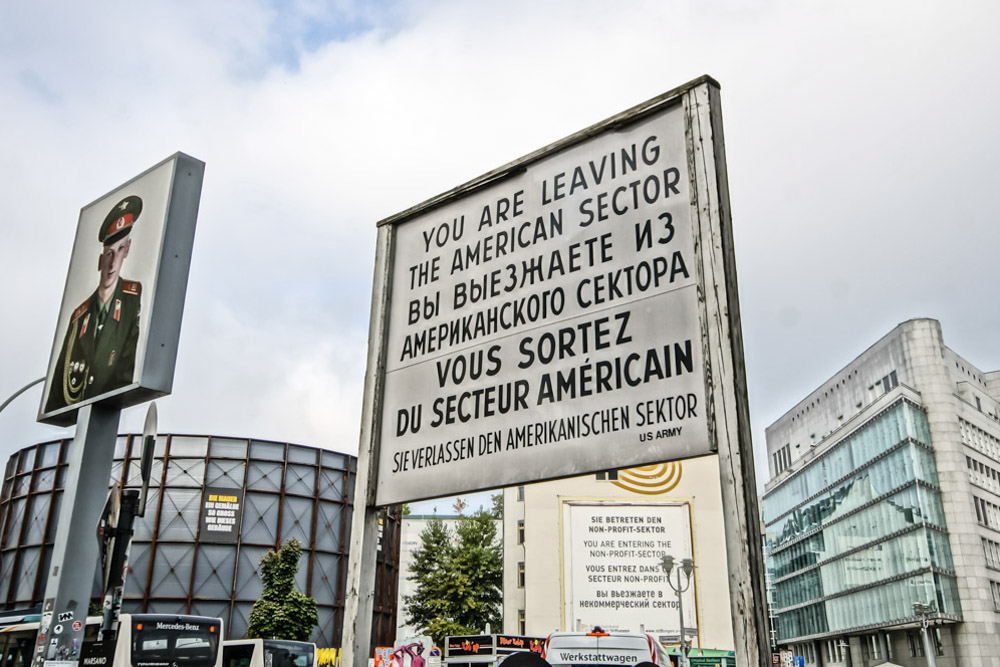 Cool Things to do in Berlin: Checkpoint Charlie