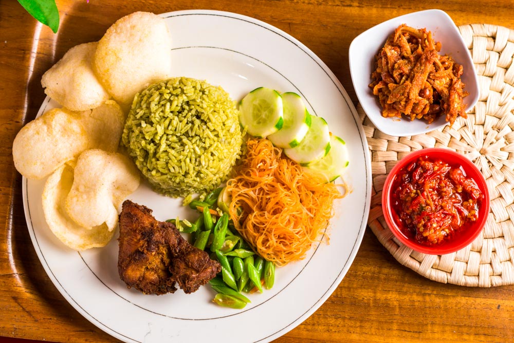 Indonesia Foods to eat: Nasi campur
