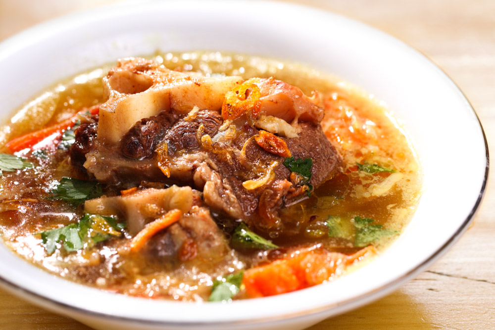 Traditional Foods to try in Indonesia: Sop buntut