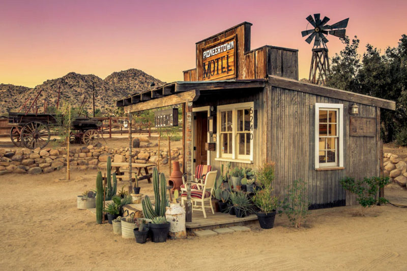 Where to Stay in Joshua Tree National Park: Pioneertown Motel