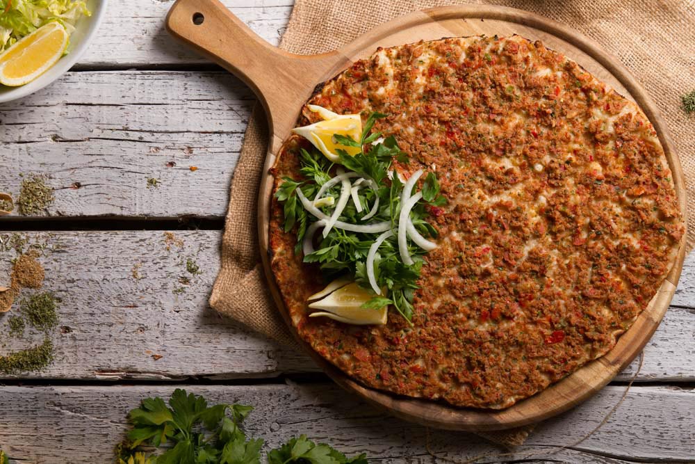 Best Foods to try in Istanbul: Lahmacun