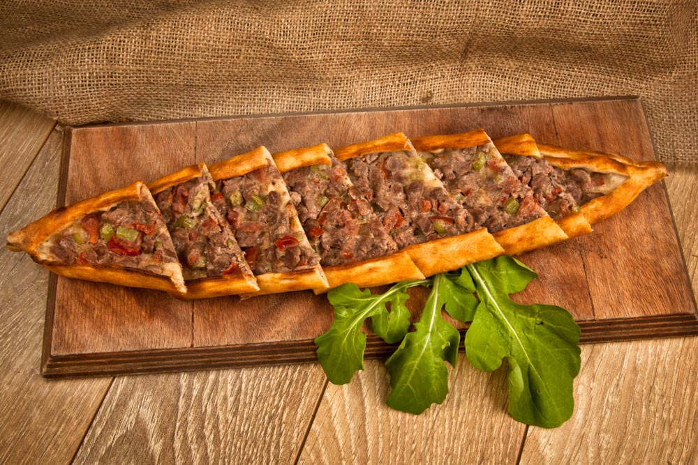 Best Foods to try in Istanbul: Pide