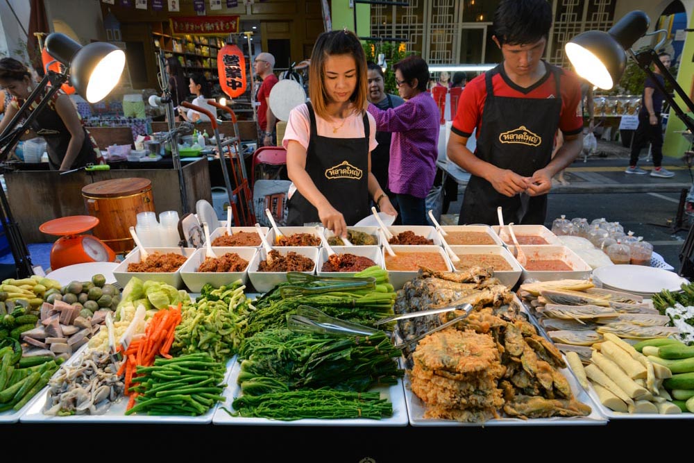 Fun Things to do in Phuket Thailand: Naka Weekend Market
