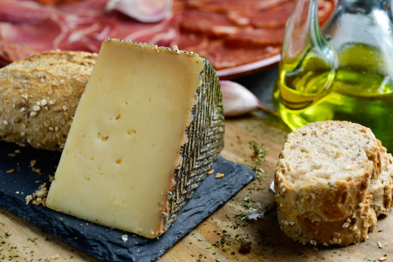 Spain Foods to try list: Queso manchego