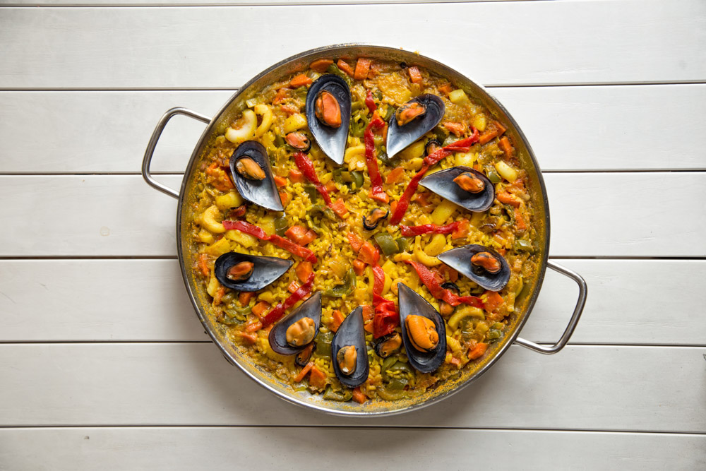 Traditional Foods to try in Spain: Paella