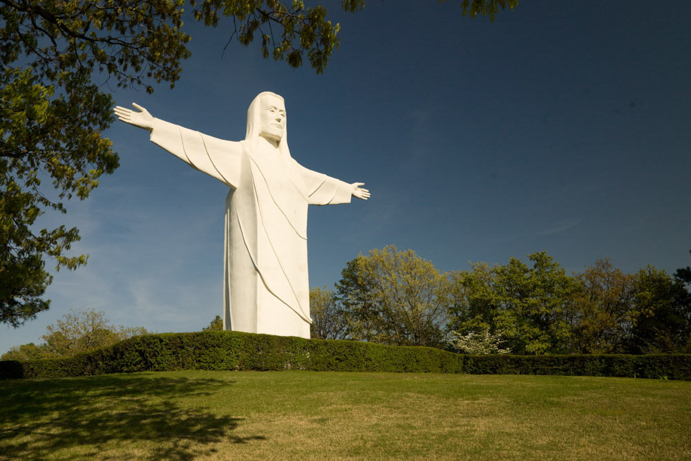 Unique Things to do in Eureka Springs: Christ of the Ozarks