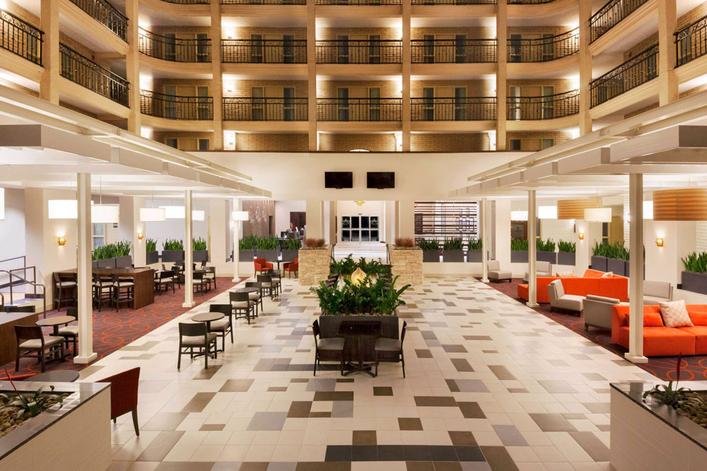 Best Baton Rouge Hotels: Embassy Suites Baton Rouge