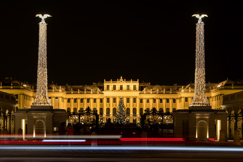 Best Christmas Markets in Austria for Shopping: Schönbrunn Palace