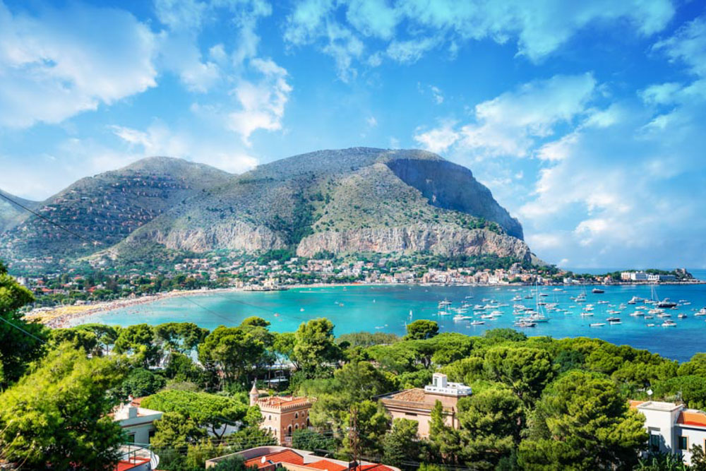 Best Things to do in Palermo: Mondello Beach