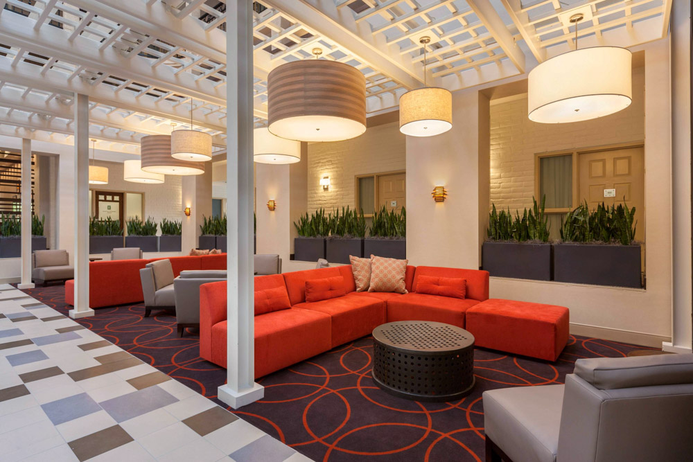 Cool Baton Rouge Hotels: Embassy Suites Baton Rouge