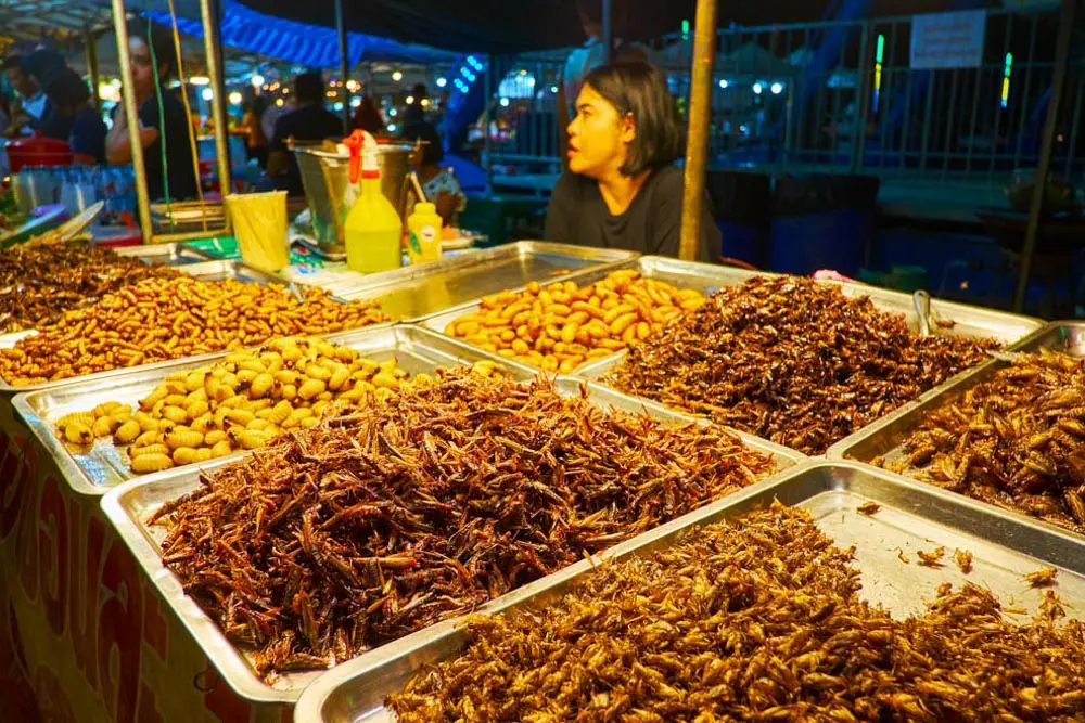 דברים מגניבים לעשות בקראבי, תאילנד: שוק מדרחוב קראבי
