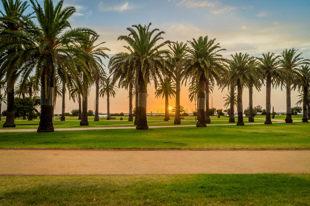 Cool Things to do in Melbourne: St. Kilda Beach