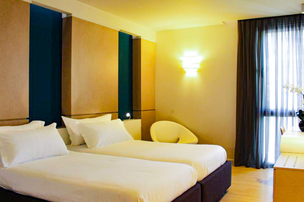 Cool Tirana Hotels: Lake Drive Rooms & Apartments