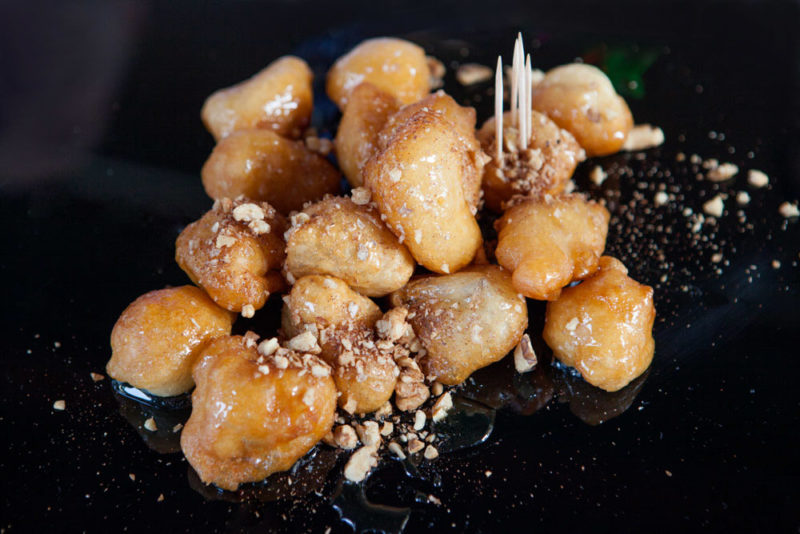 Traditional Foods to try in Greece: Loukoumades