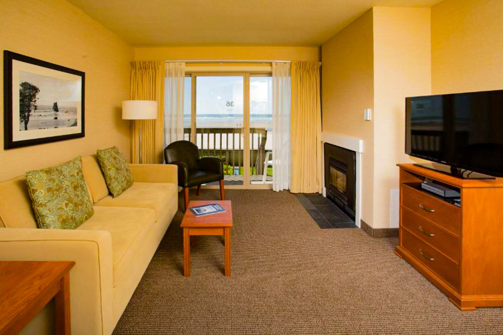 Best Hotels Cannon Beach Oregon: Schooner’s Cove Inn