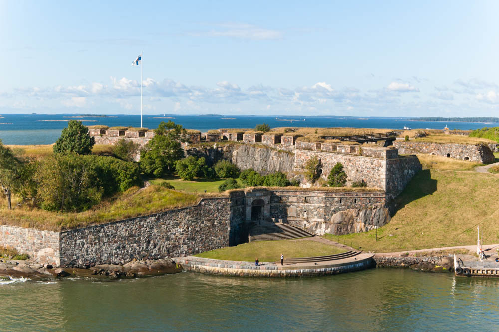 Cool Things to do in Helsinki: Boat Trip to Suomenlinna